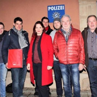 vlnr.: KV-Vorsitzender Carsten Höllein, SV-Vorsitzender Stefan Sauerteig, Bundestagskandidatin Doris Aschenbrenner, Stadtrat Dominik Sauerteig, stv. SV-Vorsitzender Thomas Götz, stv. KV-Vorsitzender Herbert Müller, UB-Vorsitzeender Thomas Rausch